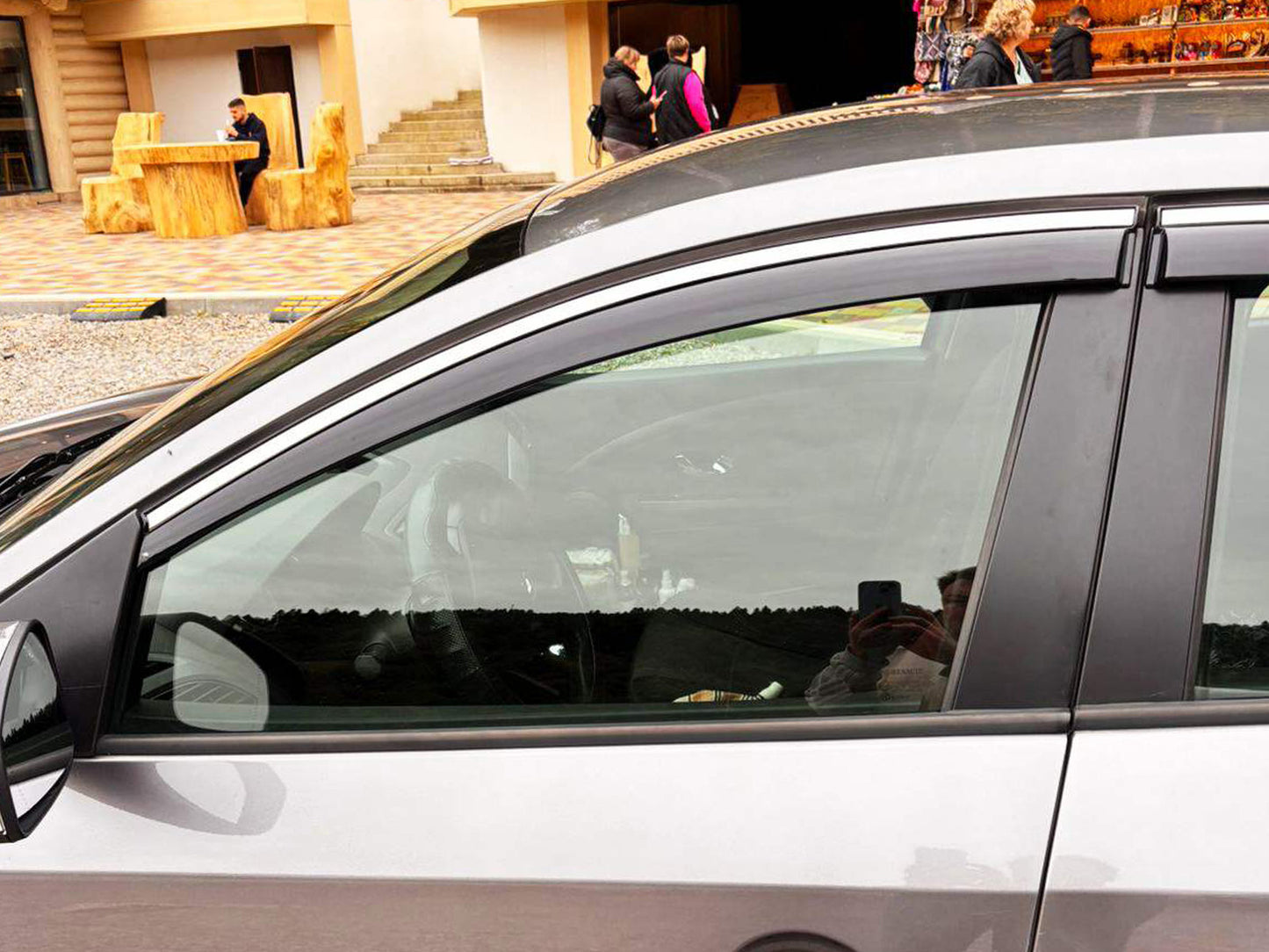 Window Deflectors with Chrome Trim Niken Luxury (4 pcs) for Renault Fluence 2009-2016 - image 3