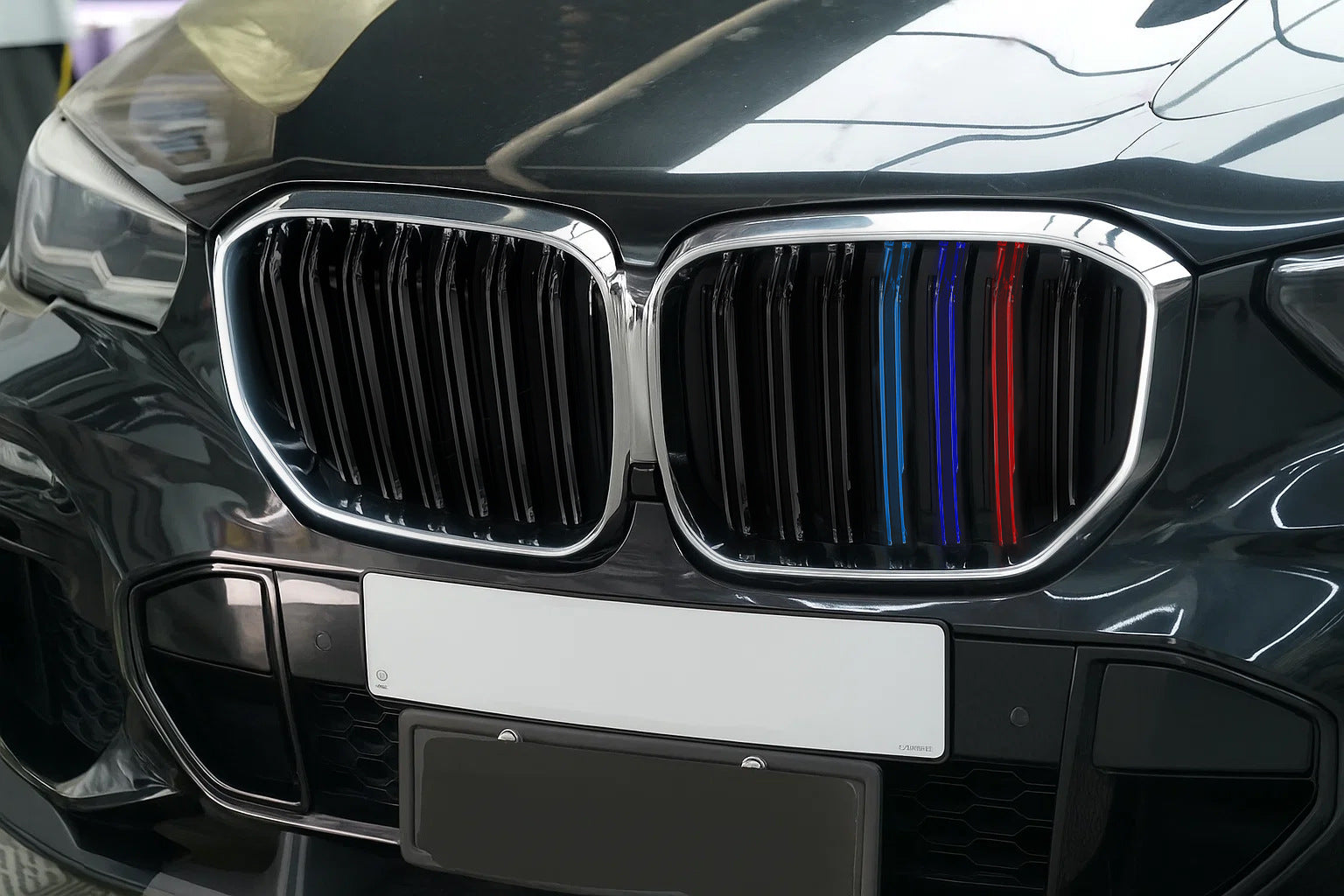 Kidney Grilles M-Look (2019-2022, M-Color with Chrome Trim) for BMW X5 G05 2019–2026 - image 1