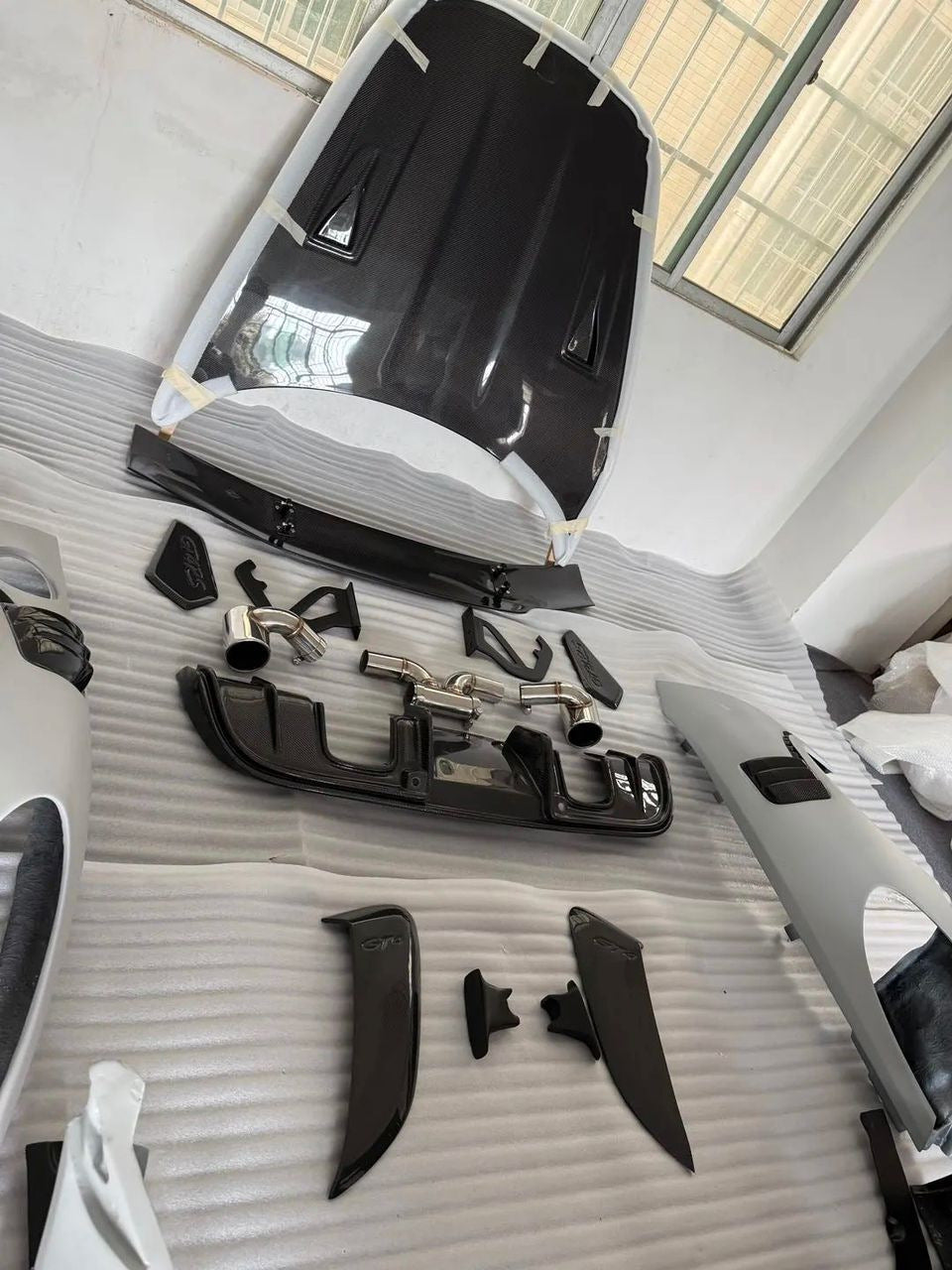 GT4 Body Kit (ABS + Carbon) for Porsche Boxster/Cayman 982 (718) 2016- - image 3