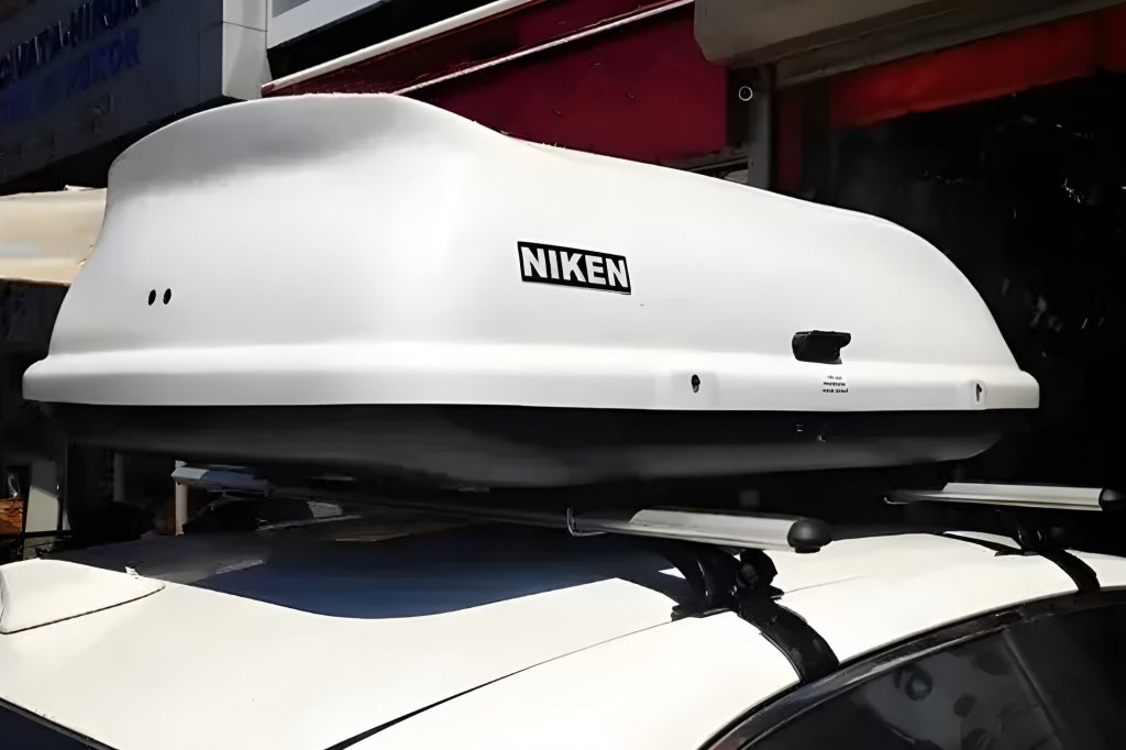 Roof rack for smooth roof Oluksuz V4 (chrome, pair) for Daewoo Nubira 1997-1999 - image 3