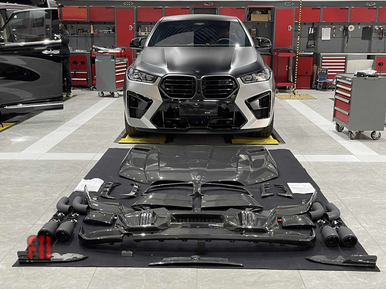 Body kit set for X6M F96 LRT-Design Carbon (2023+) for BMW X6 G06 2019- - image 1