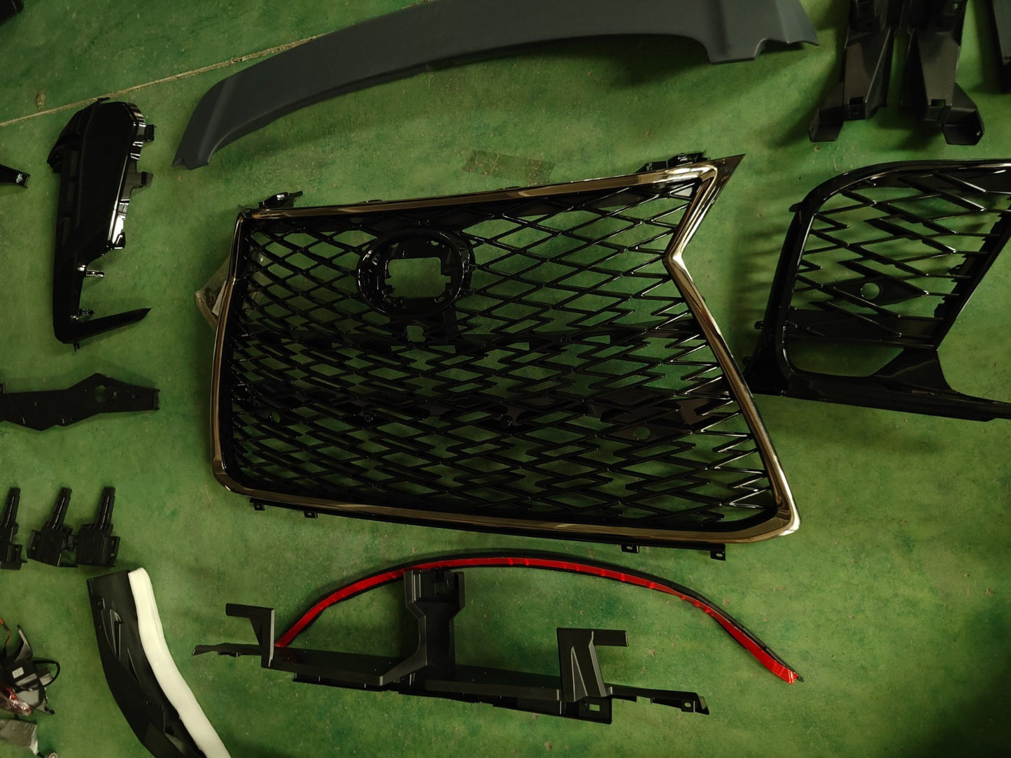 Facelift Body Kit to LX600 for Lexus LX570/450d 2008-2022 - image 17