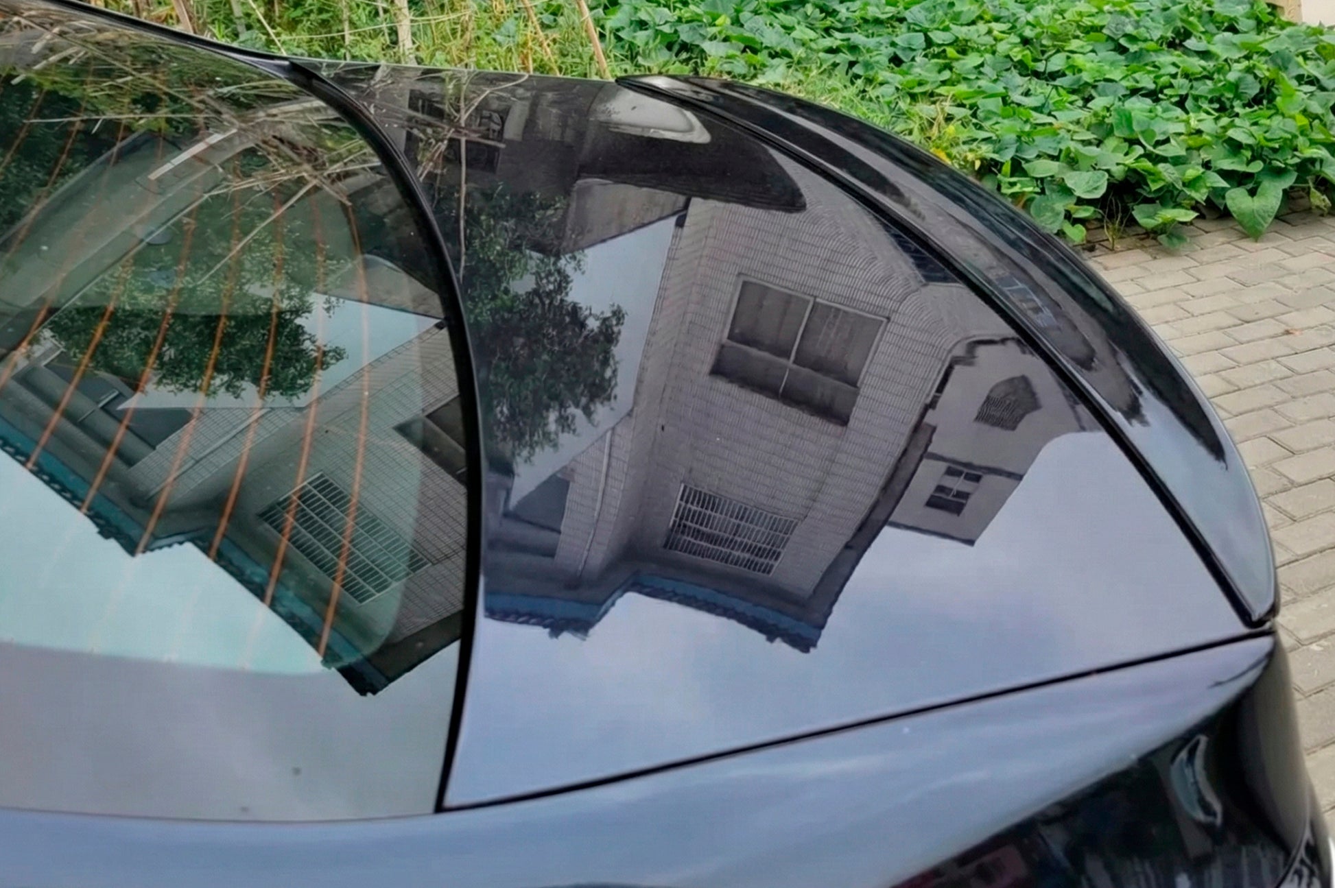 P-Style Spoiler (Gloss Black) for BMW 7 Series G11/G12 2015-2022 - image 1