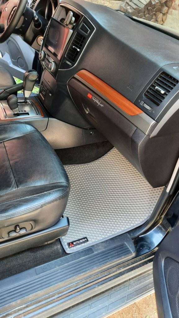 EVA mats (gray) for Mitsubishi Pajero Wagon IV - Reelken Auto