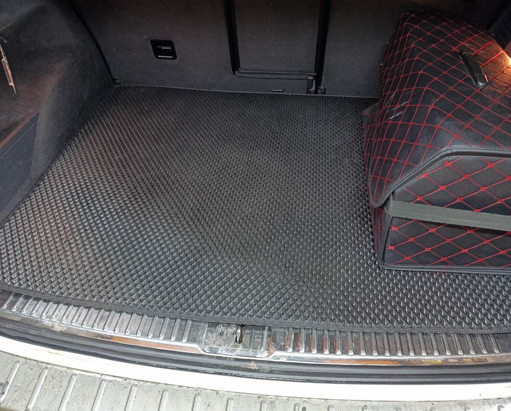 Trunk mat V1 (EVA, black) for Volkswagen Touareg 2010-2018 - Reelken Auto