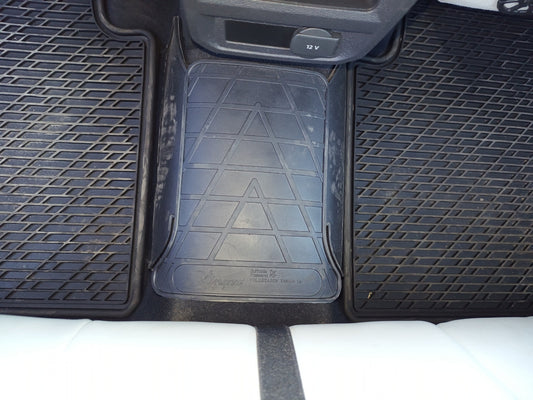 Rear Tunnel Rubber Mat (Stingray Premium) for Volkswagen Tiguan 2016-2023 - image 2