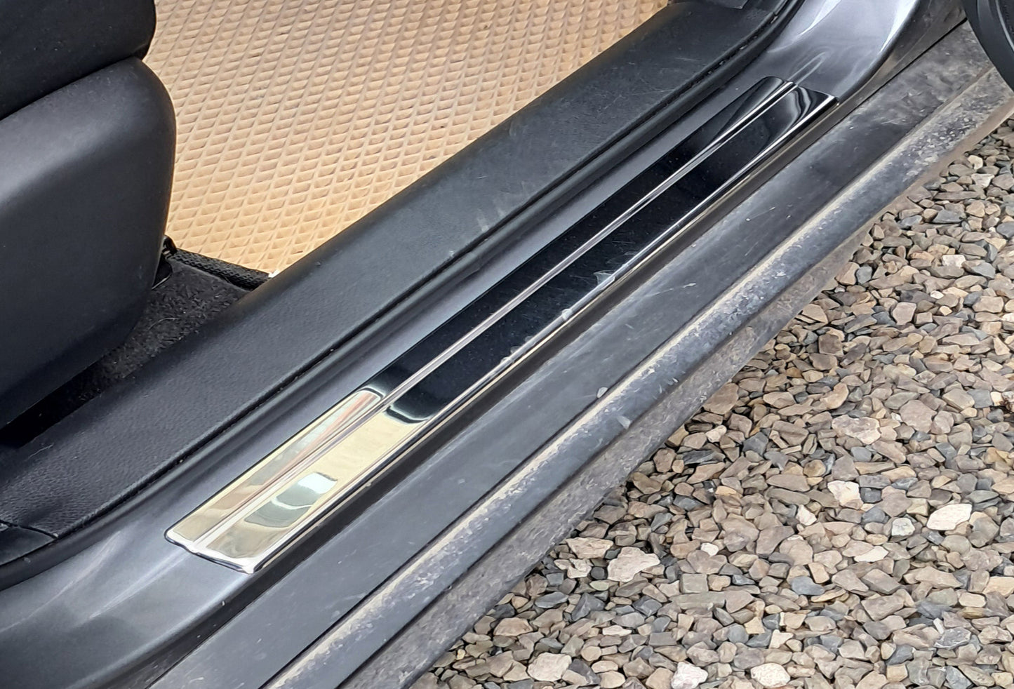 Door Sill Protectors OmsaLine (4 pcs, Stainless Steel) for Nissan X-trail T32/Rogue 2014-2021 - image 1