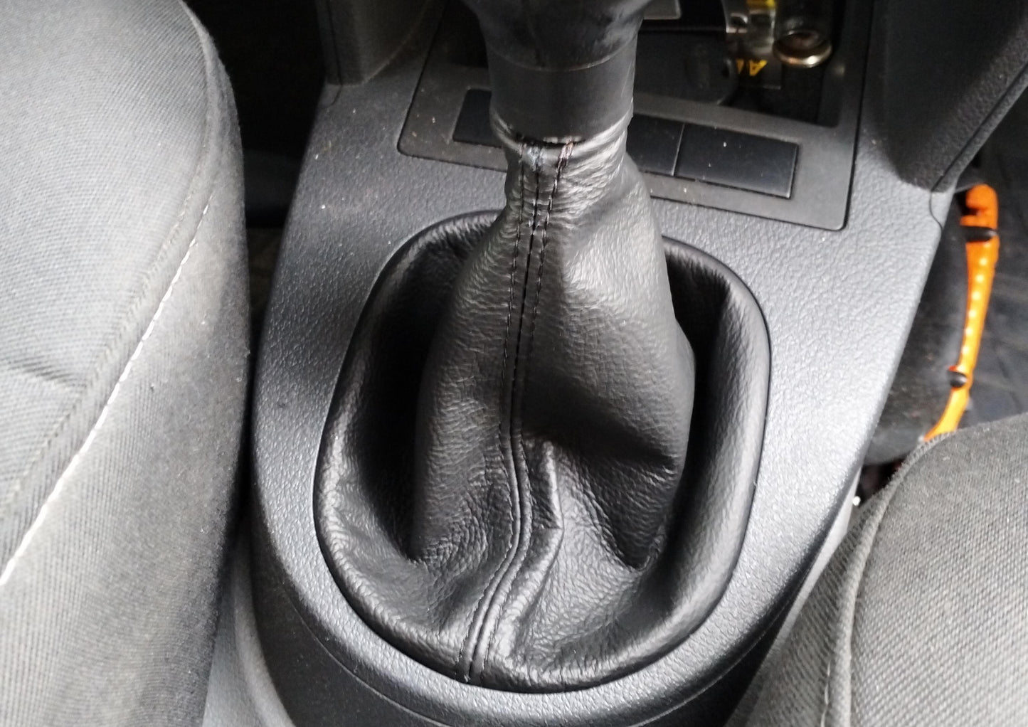 Leather Gear Shift Boot for Volkswagen Caddy 2004-2010 - image 3