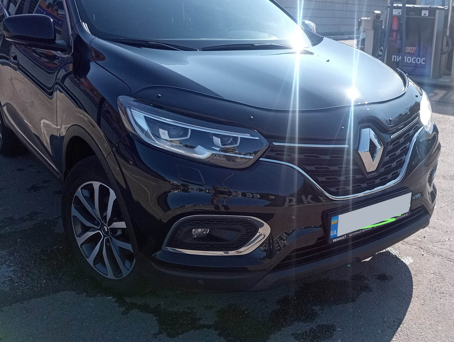 The hood deflector (EuroCap) for Renault Kadjar - Reelken Auto