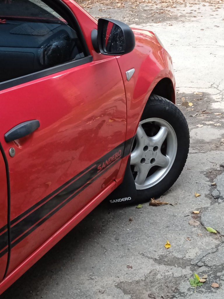 Front Mud Flaps (2 pcs.) for Renault Sandero 2007-2013 - image 3