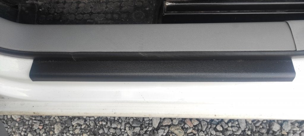 Door sills (ABS plastic) for Volkswagen Caddy 2010-2015 - image 9