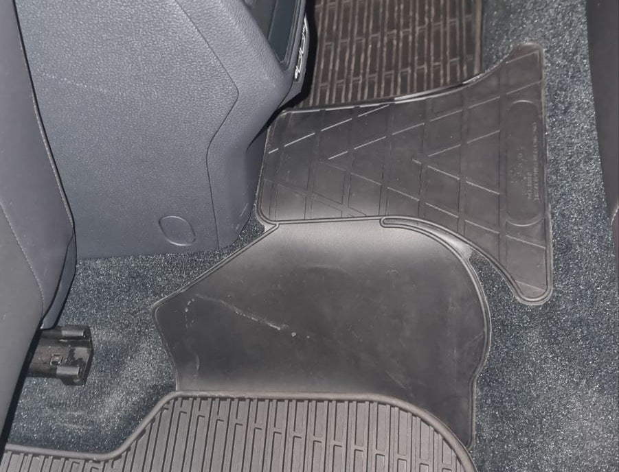 Rear Tunnel Mat USA (Stingray Premium) for Volkswagen Passat B7 2012-2015 - image 2