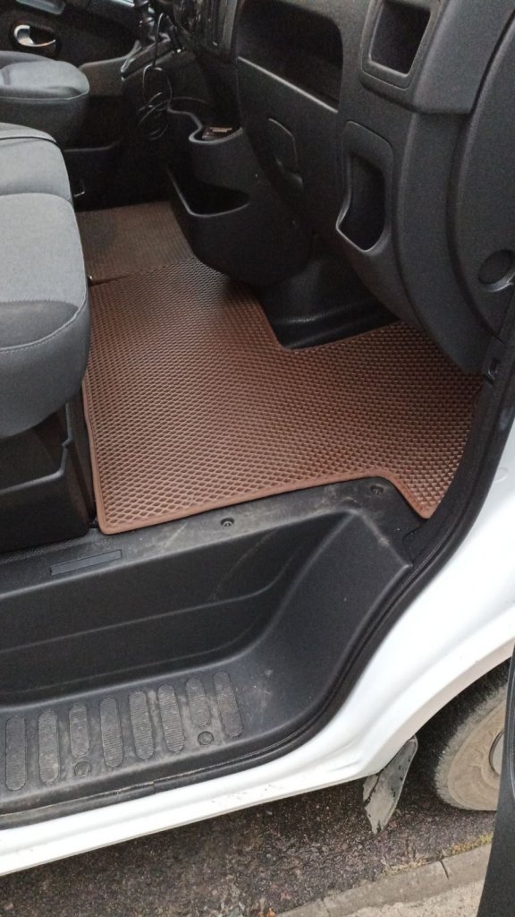 EVA Floor Mats (brick red) for Renault Master 2011-2023 - image 1