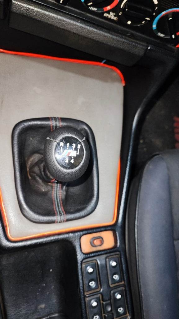 The gear lever is OEM (imitation leather, black smooth) for BMW 5 series E-34 1988-1995 - Reelken Auto