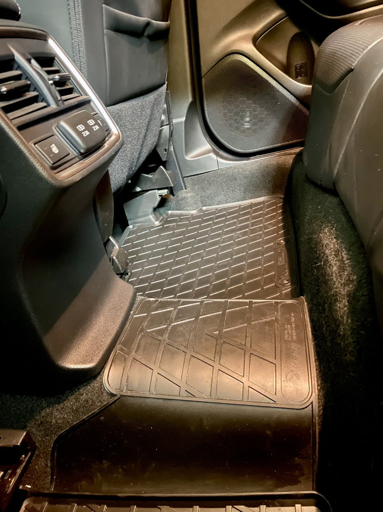 Rear Tunnel Rubber Mat (Stingray Premium) for Subaru Forester 2018-2024 - image 3