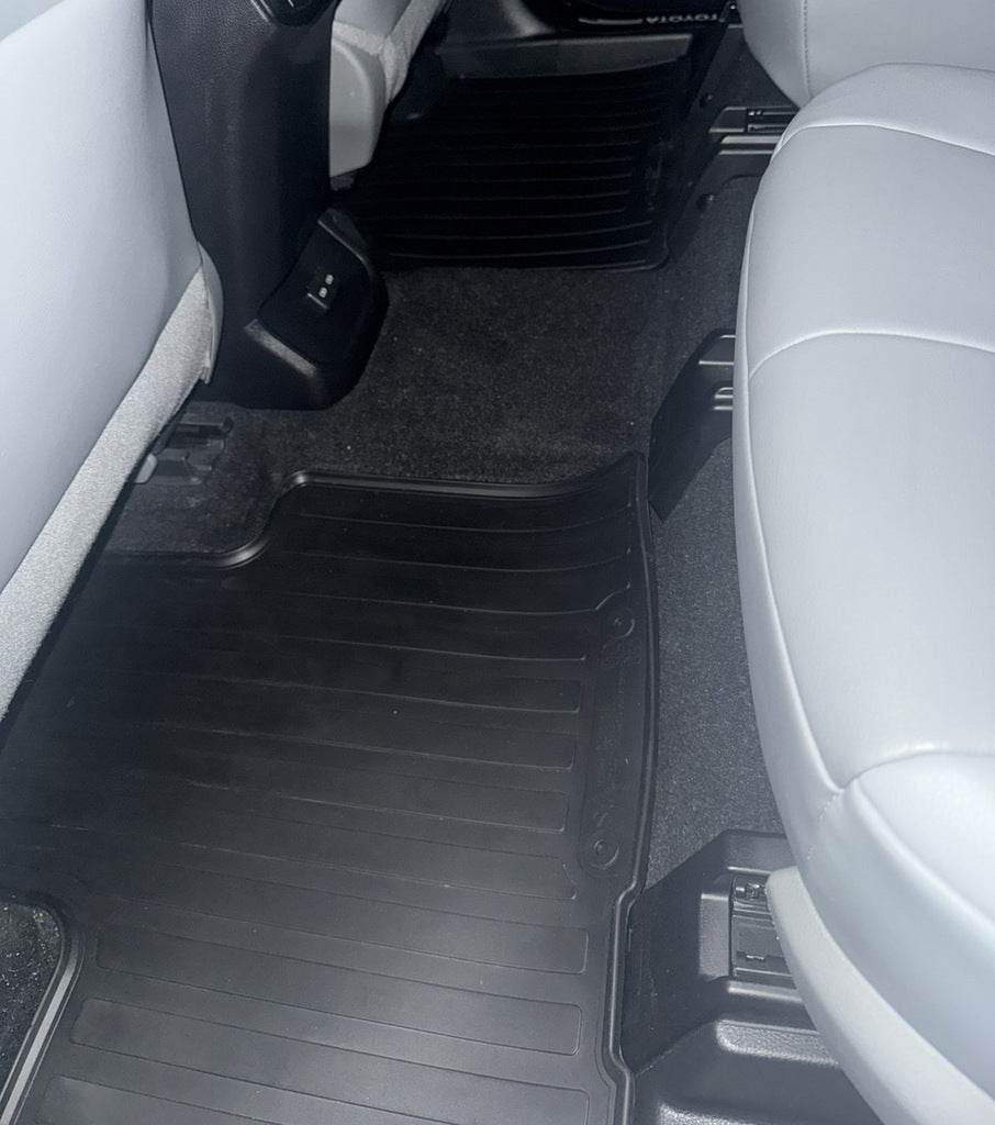 Stingray mats (6 pcs, rubber) for Toyota Highlander 2019- - Reelken Auto
