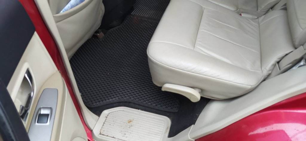 EVA mats (black) for Mitsubishi Pajero Wagon III - Reelken Auto