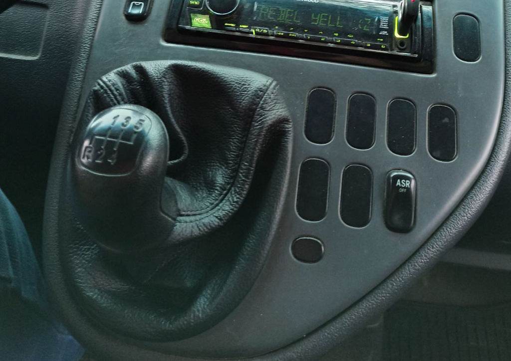 Cover on gearshift lever (leather) for Mercedes Vito W638 1996-2003 - Reelken Auto