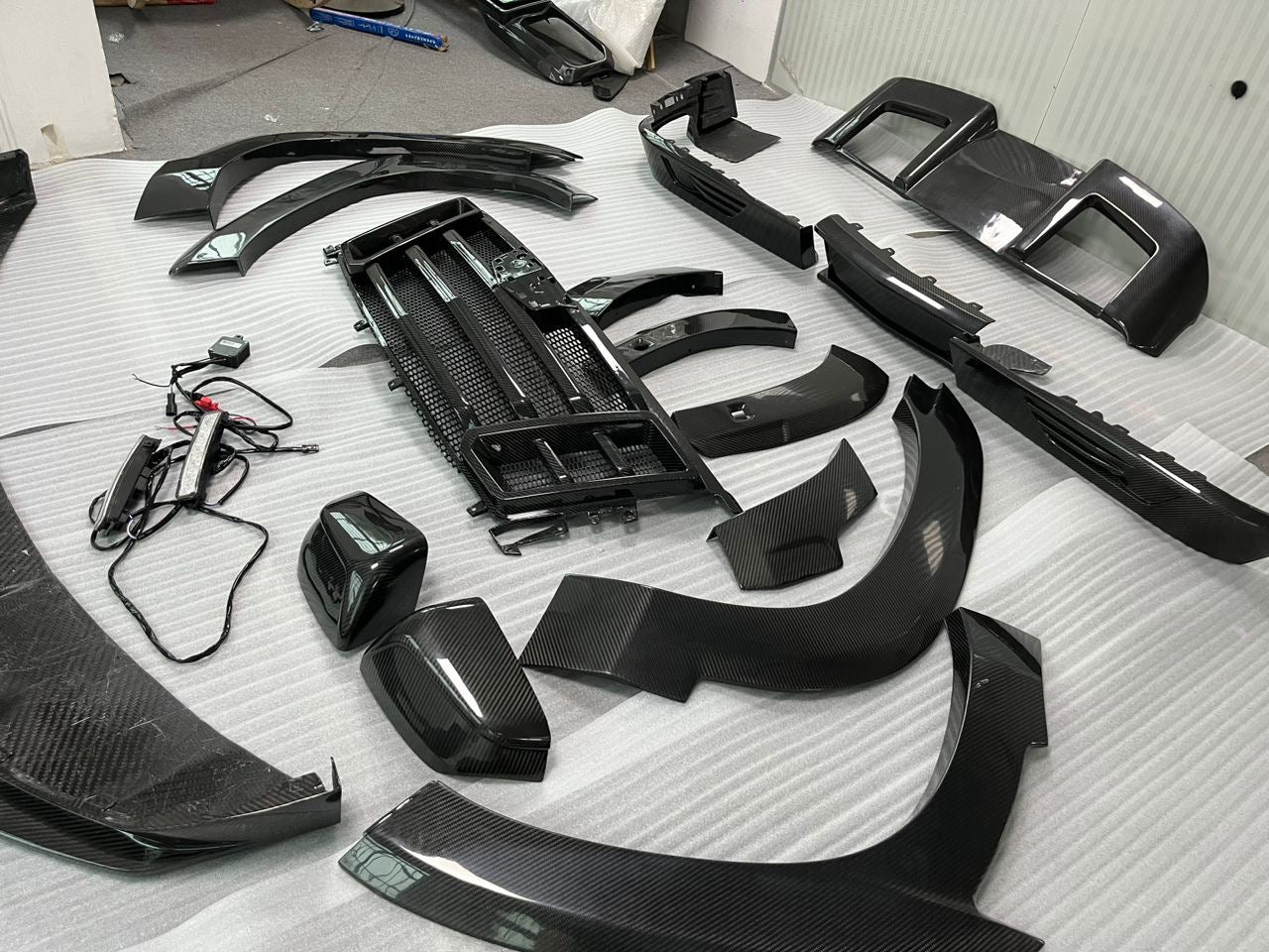 LRT Carbon body kit for Cadillac Escalade 2020- - image 12