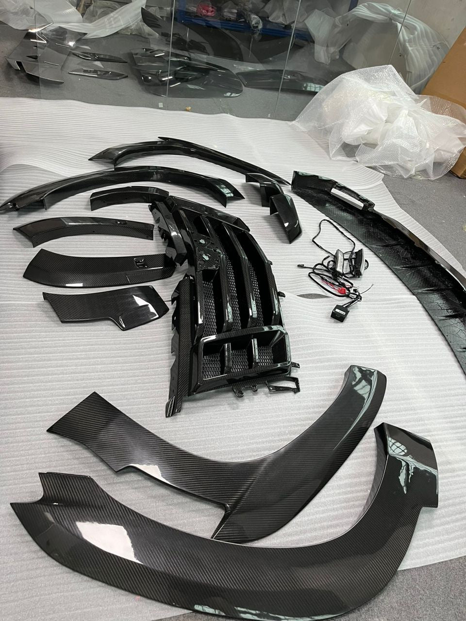 LRT Carbon body kit for Cadillac Escalade 2020- - image 14