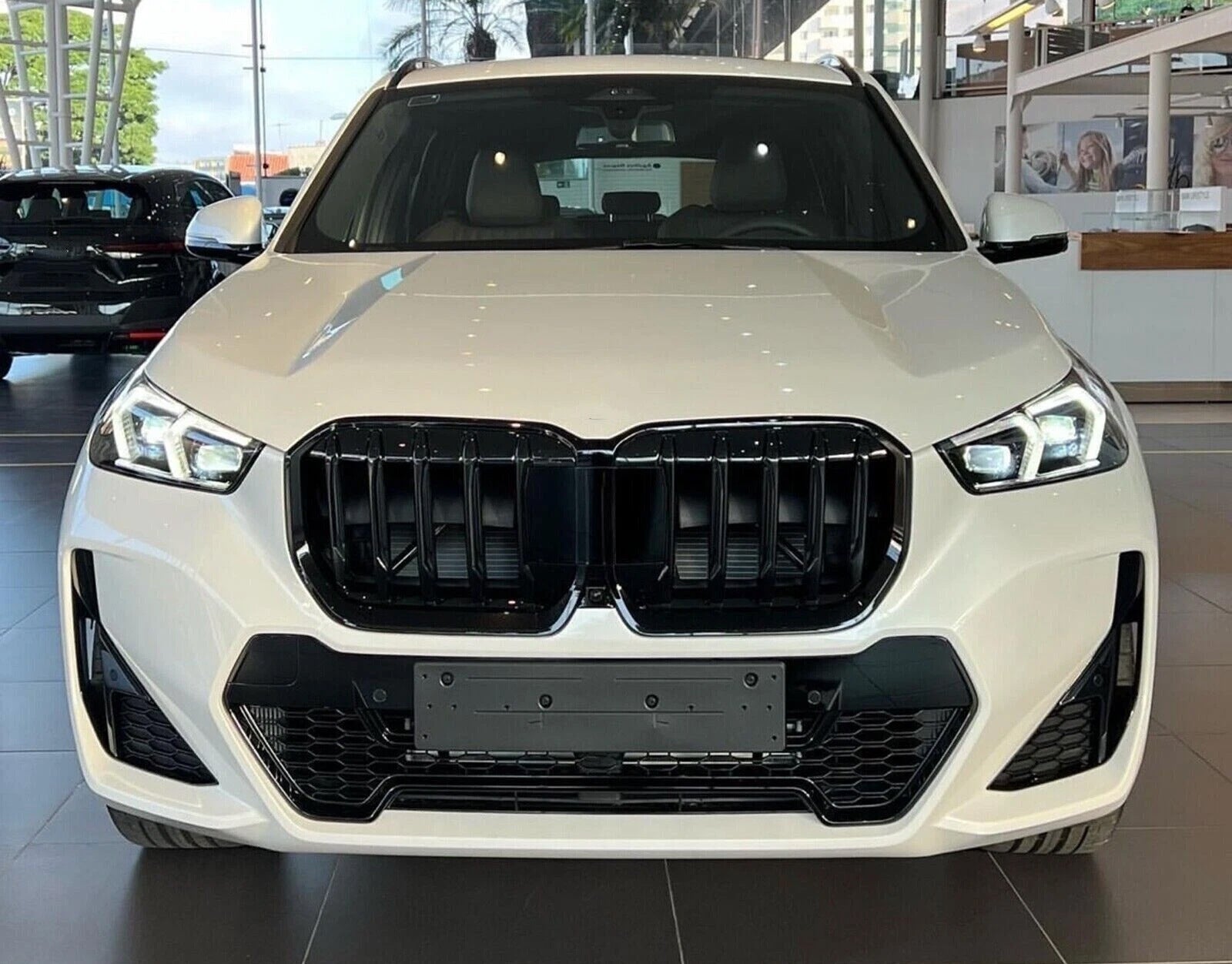 Kidney Grille 1 Bar (Gloss Black) for BMW X1/iX1 (U11) 2022- - image 1