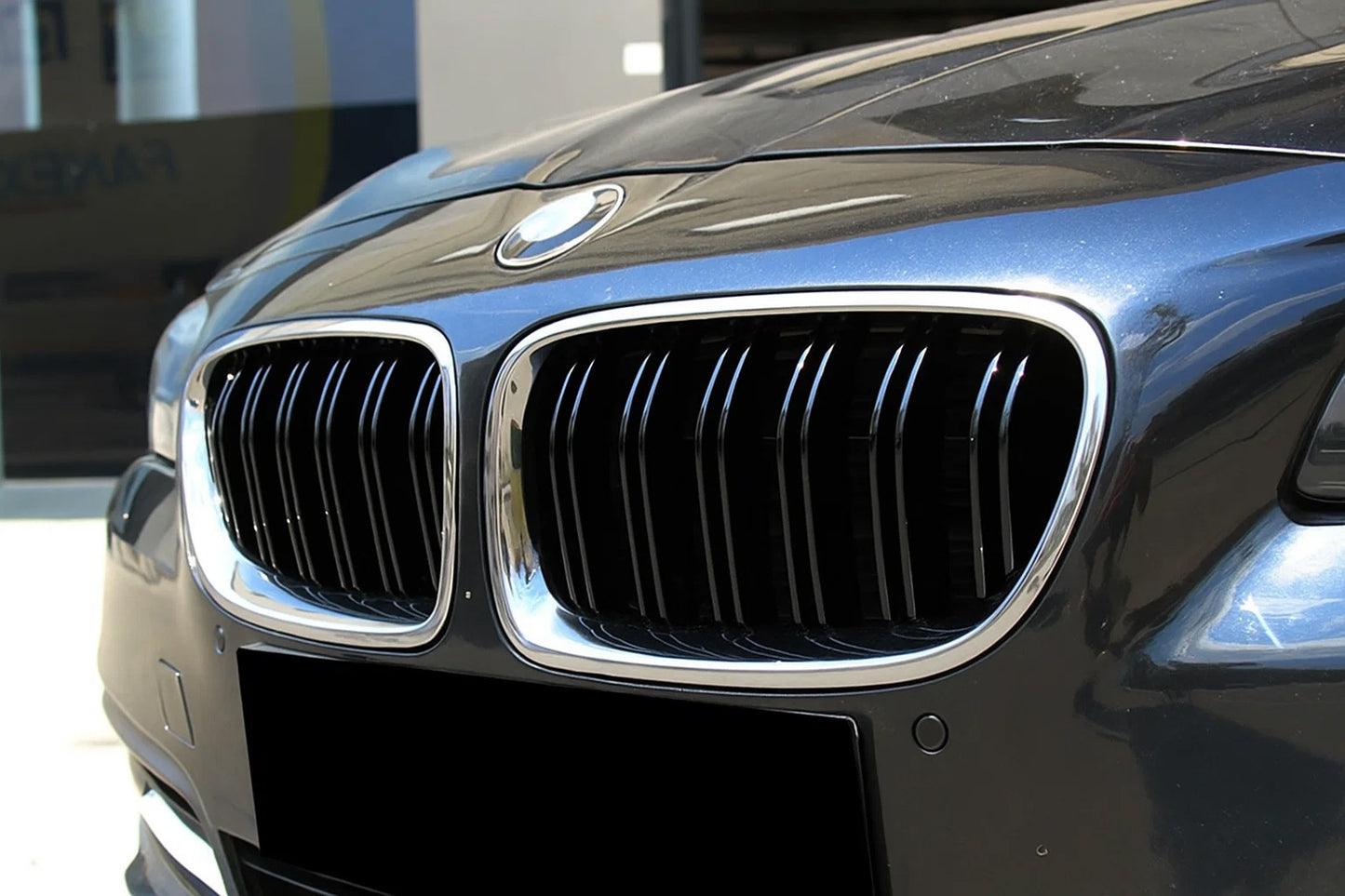 Kidneys M-Look (Gloss Black with Chrome Trim) for BMW 5 Series F10/F11 2010–2016 - image 1