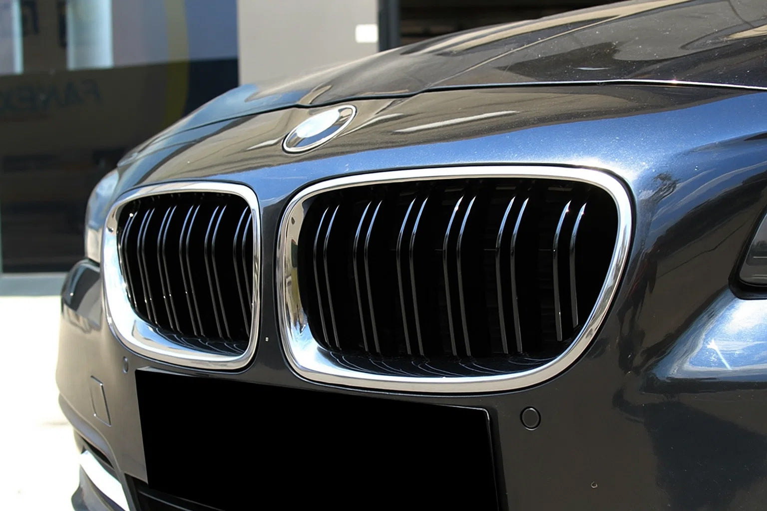 Kidneys M-Look (Gloss Black with Chrome Trim) for BMW 5 Series F10/F11 2010–2016 - image 1