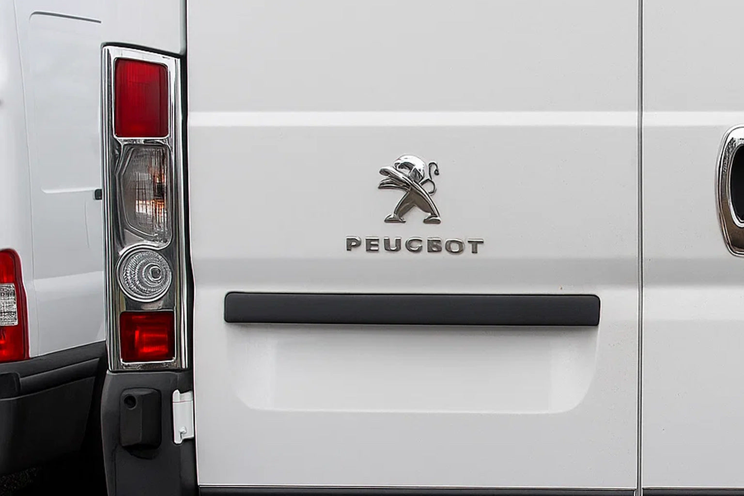 Chrome Tail Light Covers (2 pcs, Stainless Steel) for Peugeot Boxer 2006-2025 - image 1