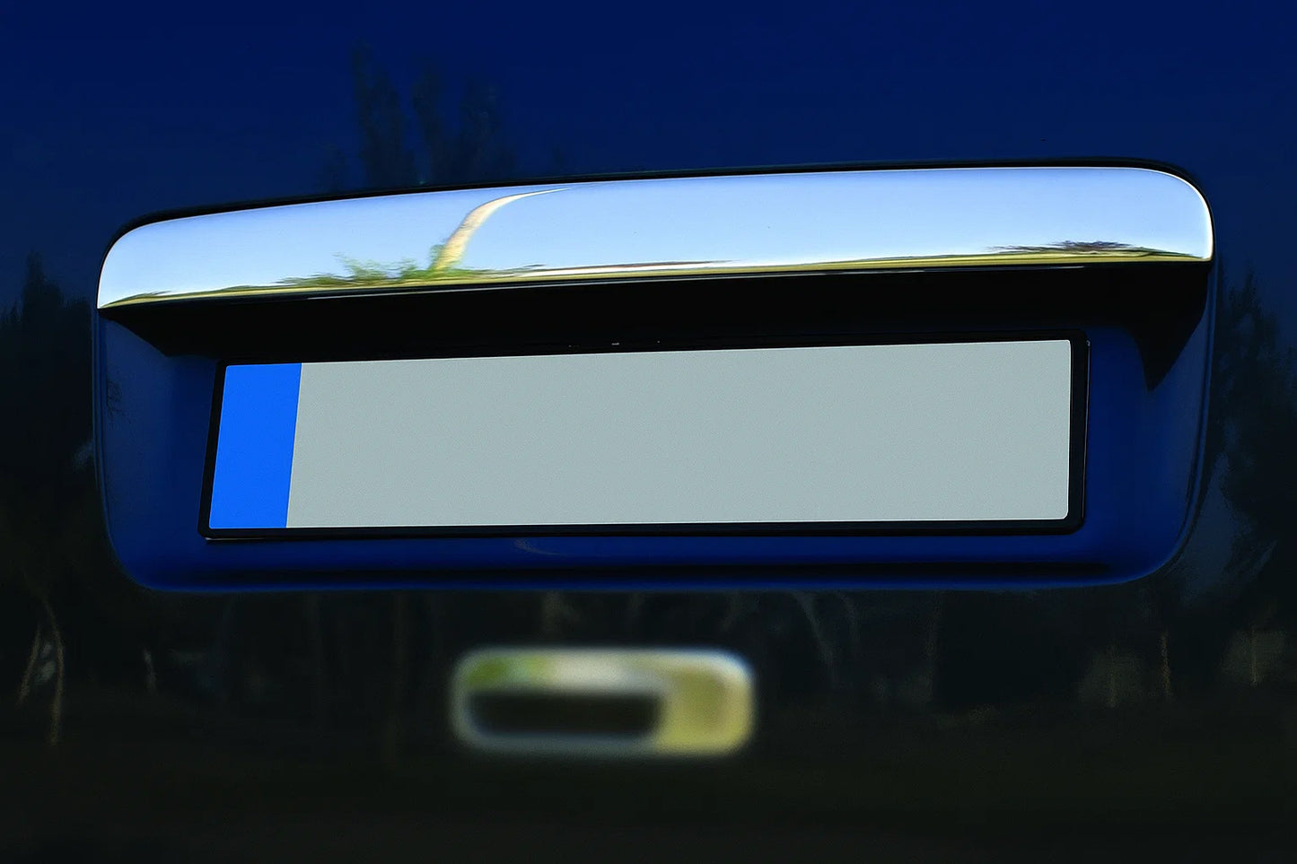 Chrome trim above license plate (1-door, stainless steel) for Volkswagen Caddy 2004-2010 - image 1