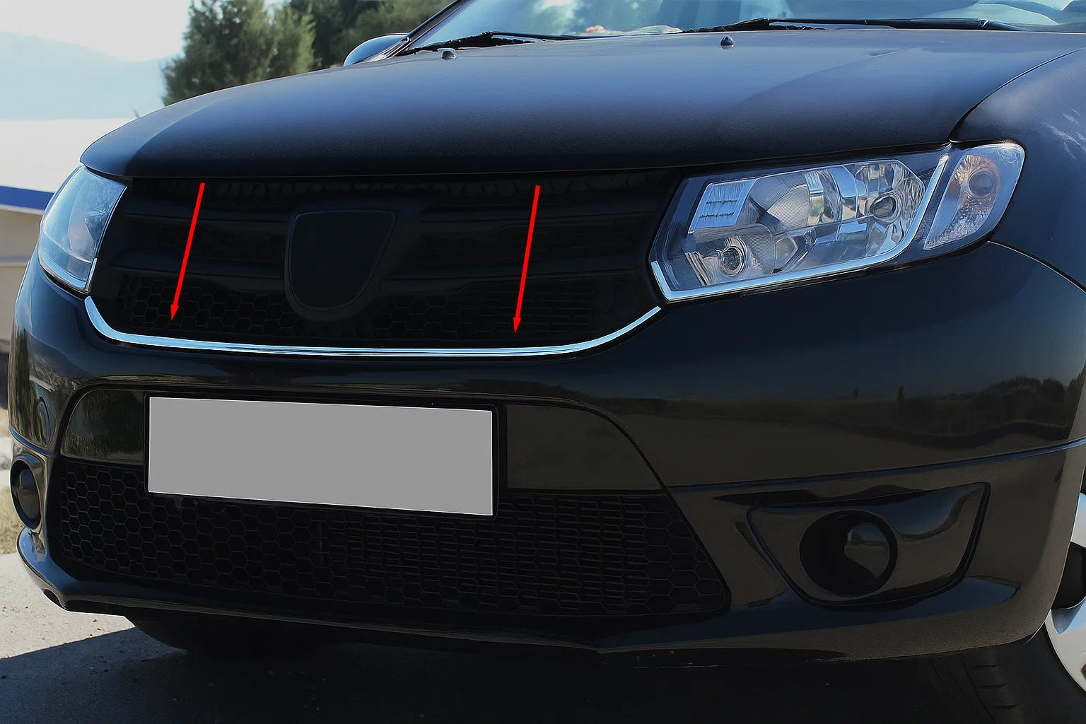 Chrome trim under grille (1 pc, stainless steel) for Dacia Sandero 2013-2020 - image 1