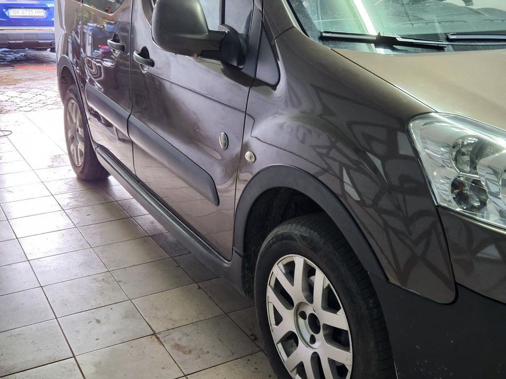 The pads on the arches (4 pieces, black) for Peugeot Partner Tepee 2008-2018 - image 9