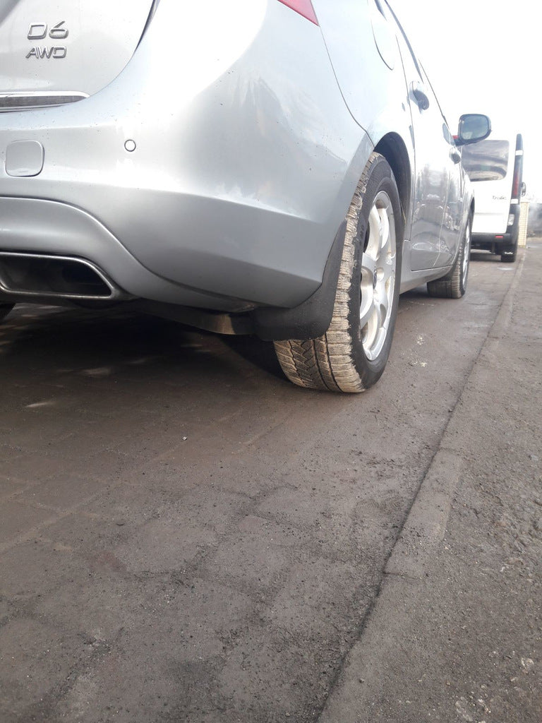 Premium Mud Flaps (4 pcs) for Volvo V60 2011-2018 - image 4