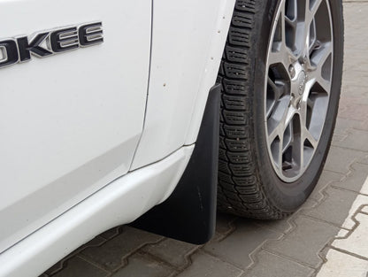 Premium Mud Flaps (4 pcs) for Jeep Grand Cherokee WK2 2010-2021 - image 1