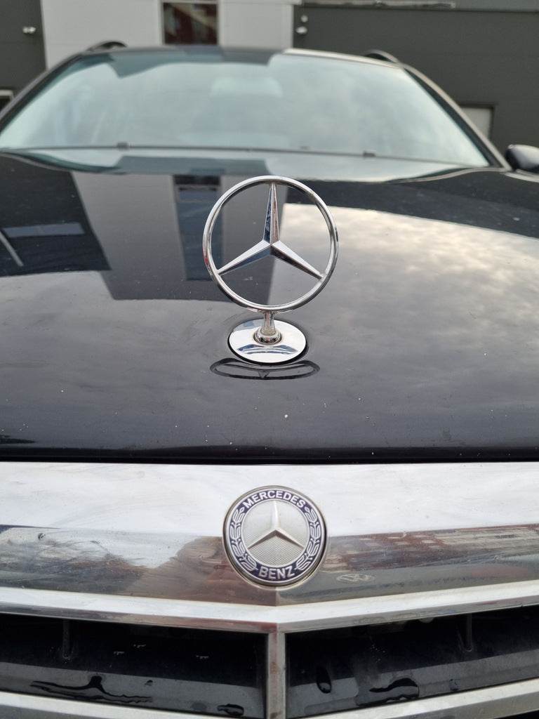 Sight emblem (without inscription) for Mercedes E-class W211 2002-2009 - Reelken Auto