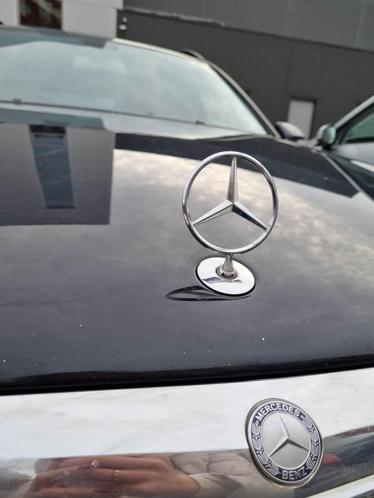 Sight emblem (without inscription) for Mercedes E-class W211 2002-2009 - Reelken Auto