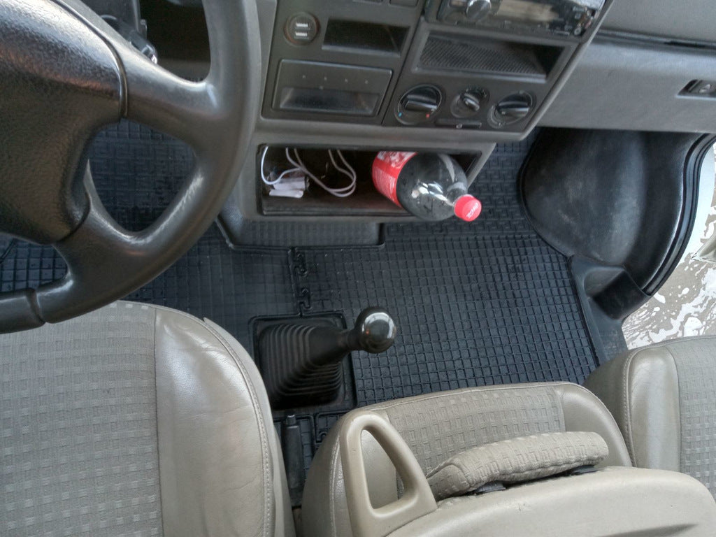 Rubber Floor Mats (2 pcs, Polytep) for Volkswagen T4 Caravelle/Multivan 1990-2003 - image 1