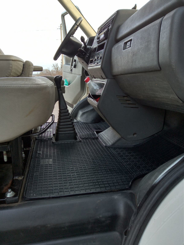 Rubber Floor Mats (2 pcs, Polytep) for Volkswagen T4 Caravelle/Multivan 1990-2003 - image 6