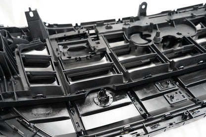 SQ-Style Front Grille (2018-2023, Black with Chrome) for Audi Q8 2018- - image 6