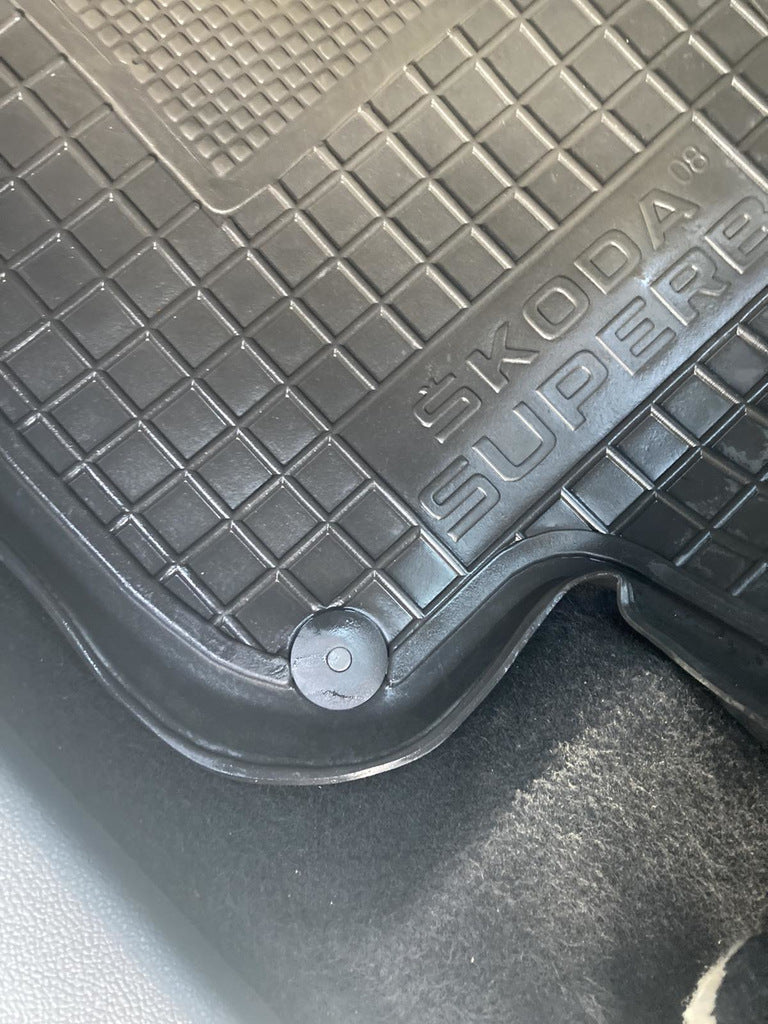 Skoda Carpet Clip (big) for Skoda - image 4