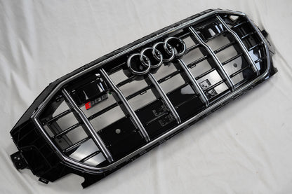 SQ-Style Front Grille (2018-2023, Black with Chrome) for Audi Q8 2018- - image 1