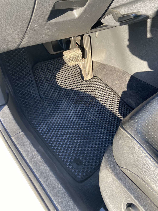 EVA Floor Mats (EU, Black) for Volkswagen Passat B7 2012-2015 - image 1