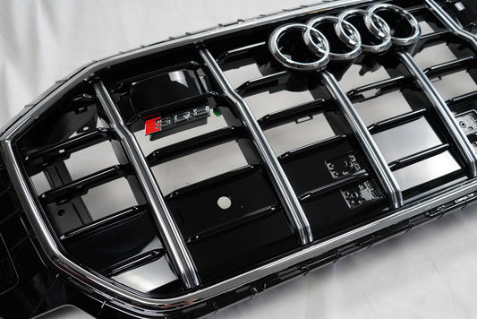 SQ-Style Front Grille (2018-2023, Black with Chrome) for Audi Q8 2018- - image 2