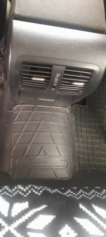 Rear Tunnel Rubber Mat (Stingray Premium) for Volkswagen Passat B6 2006-2012 - image 1