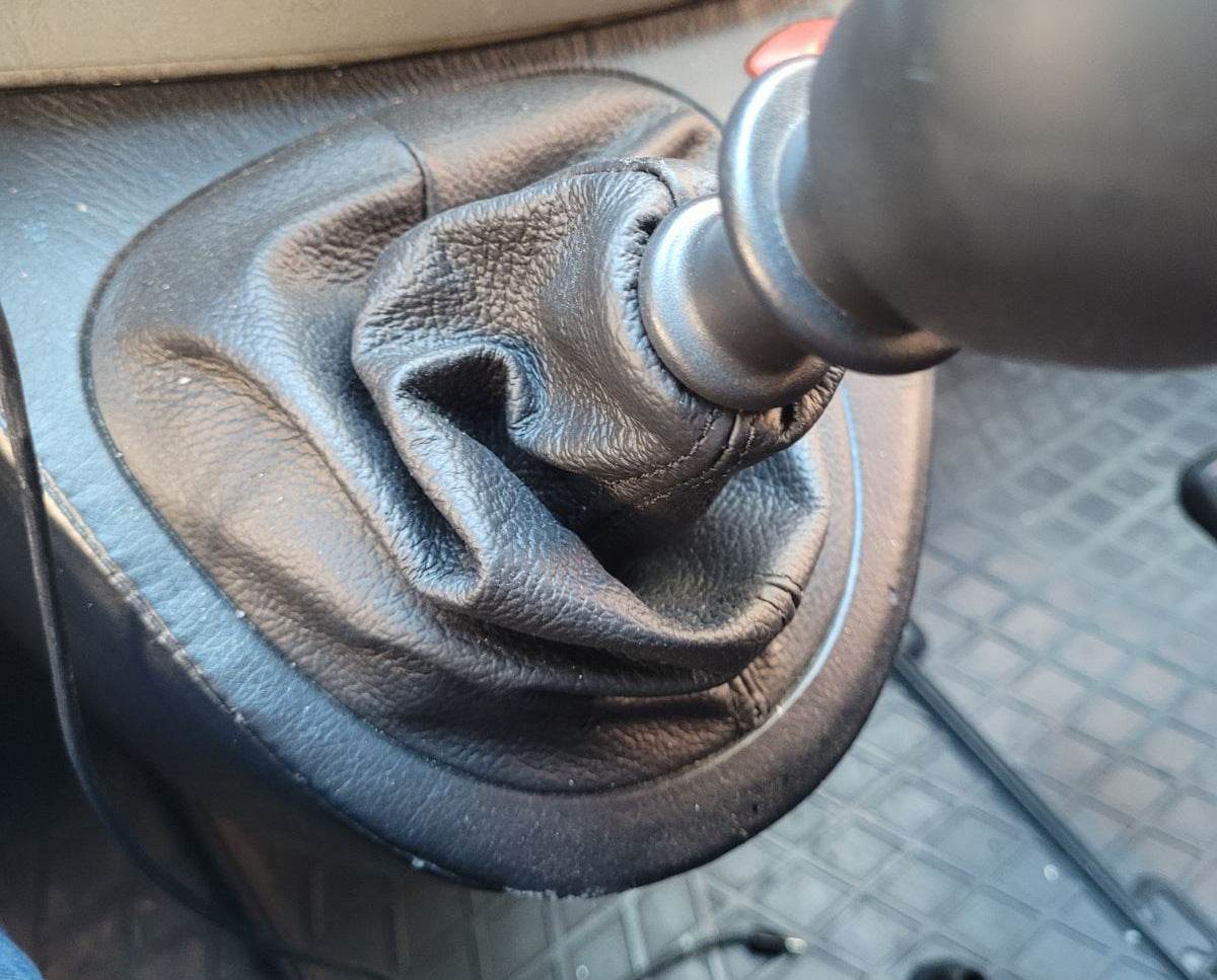Leather Case CAT for Opel Vivaro 2001-2015 - Reelken Auto