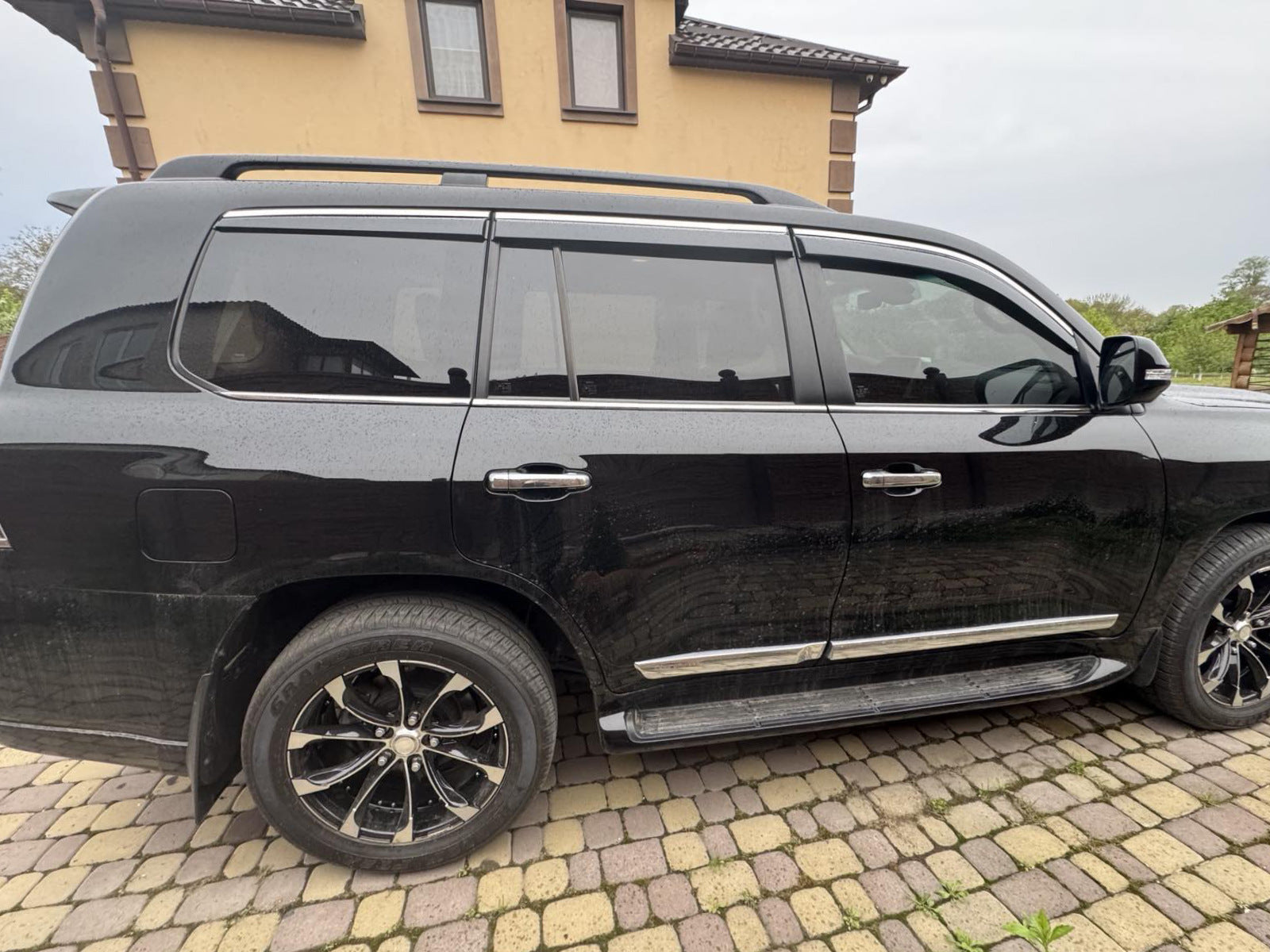 Window Deflectors with Chrome Trim Niken Luxury (6 pcs) for Toyota Land Cruiser 200 2007-2021 - image 3