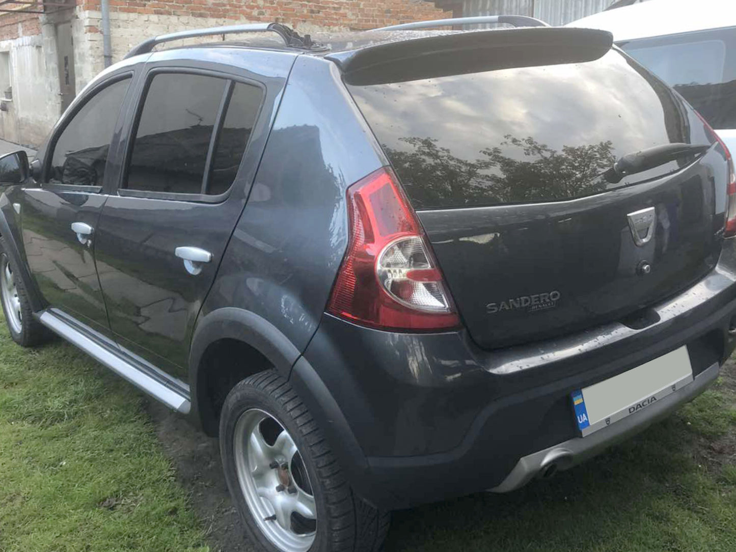 Spoiler (primed for painting) for Dacia Sandero 2007-2013 - image 3