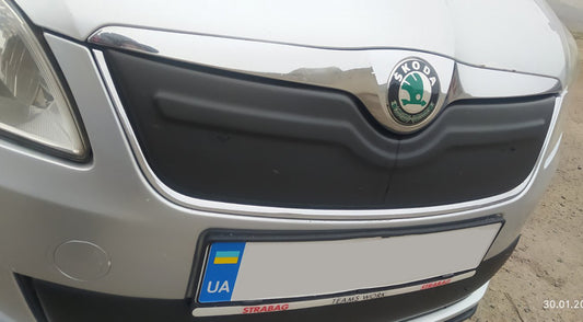 Winter cover on the grille (2011-2014, upper) for Skoda Fabia 2007-2014 - image 1