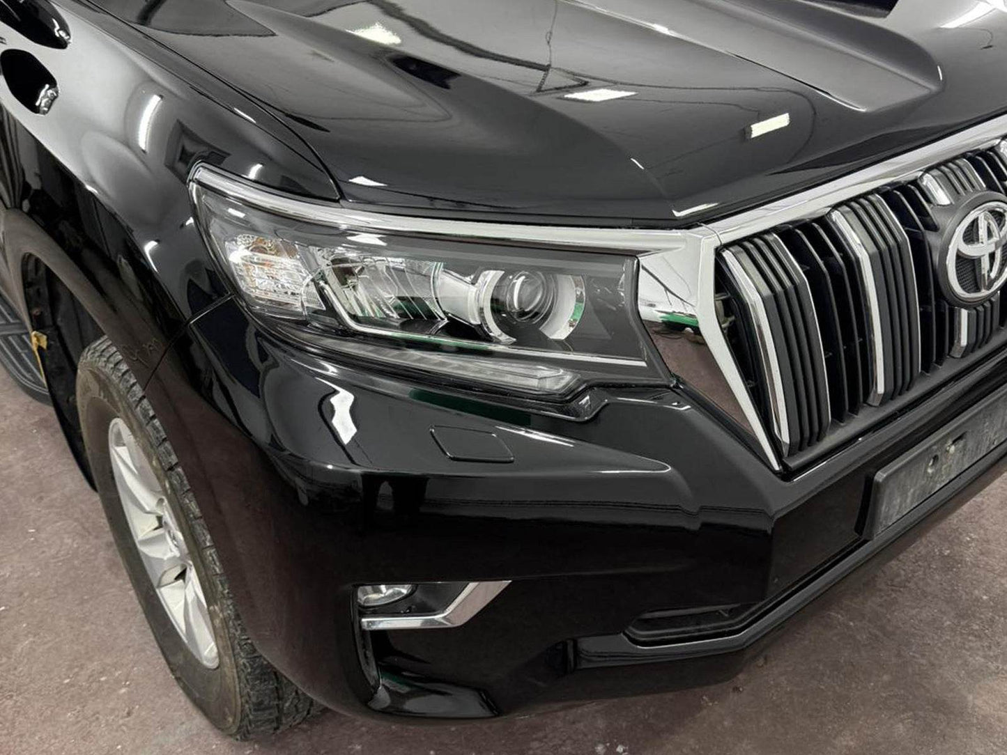 The front headlights LED (2017+, 2 PCs) for Toyota Land Cruiser Prado 150 - Reelken Auto