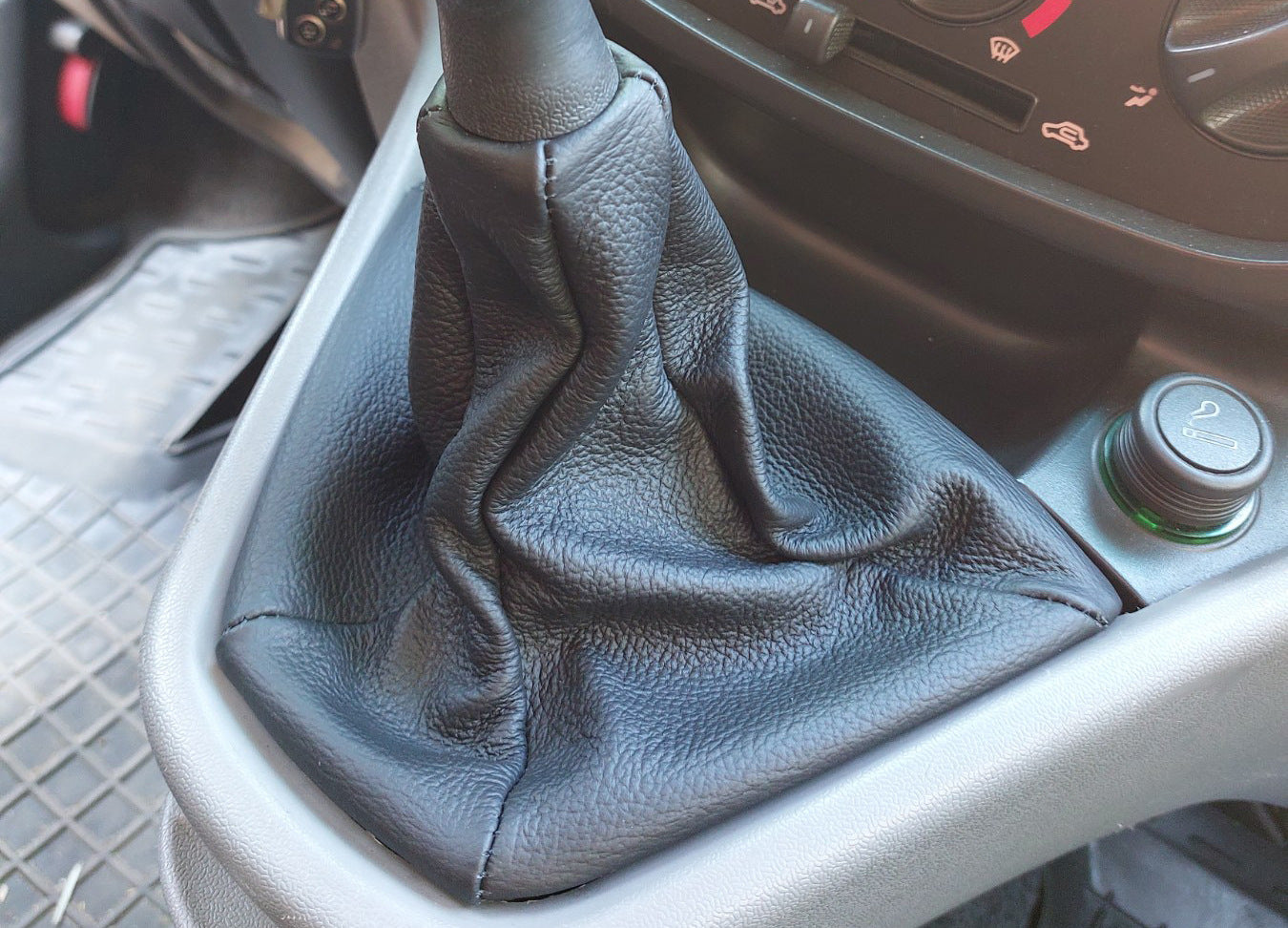 Gear Shift Boot Leather for Fiat Doblo I 2005-2010 - image 1