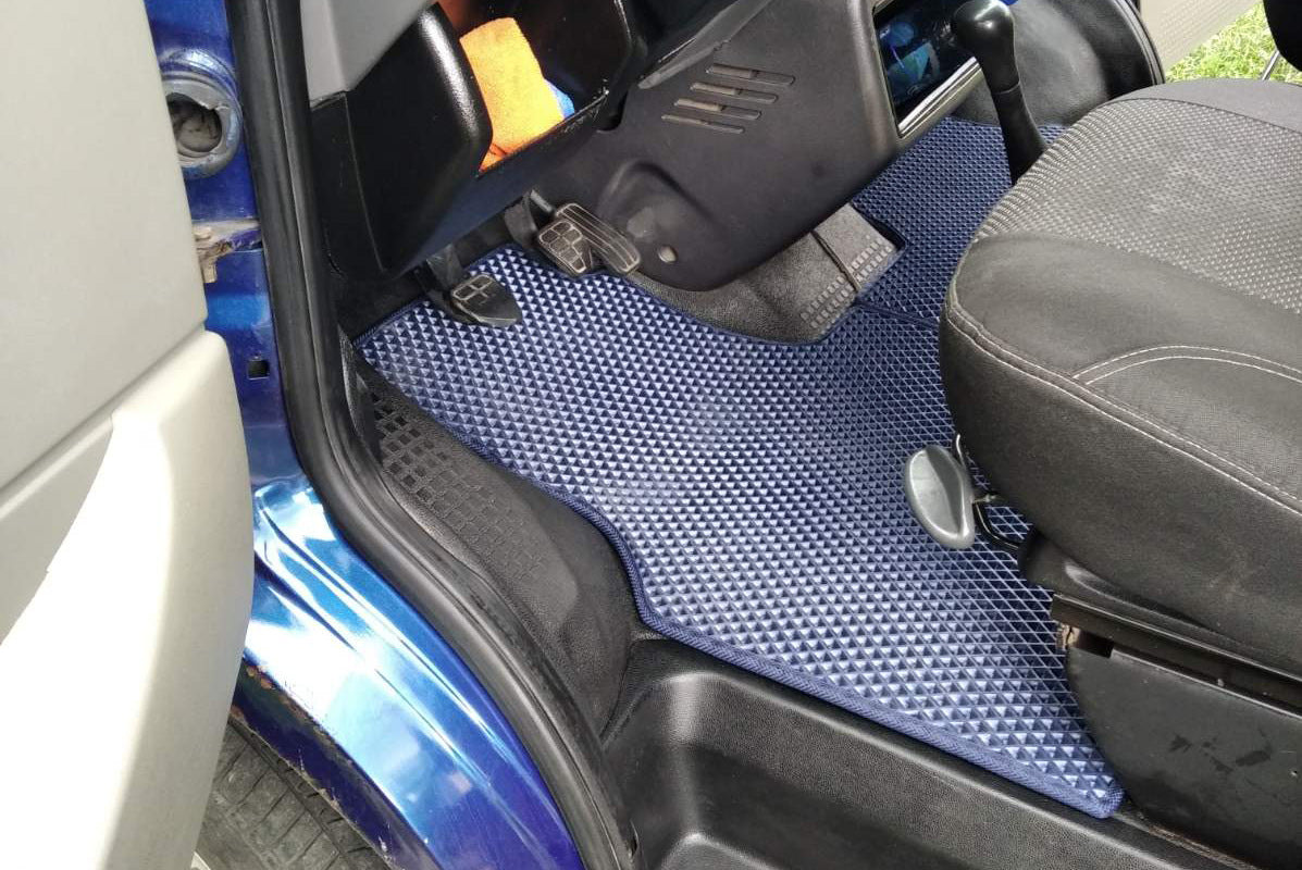 EVA Floor Mats (Blue) for Volkswagen T4 Caravelle/Multivan 1990-2003 - image 1